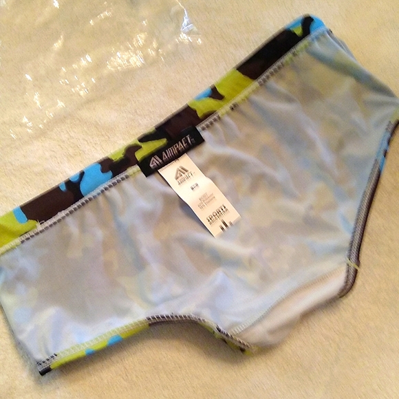 AIMPACT Swimsuit - Picture 5 of 6